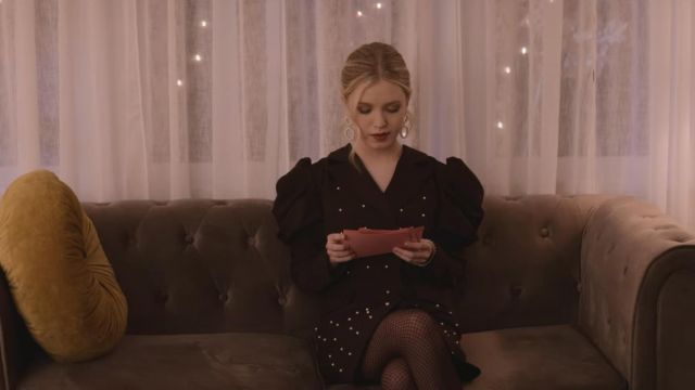 Pretty Little Thing Pearl Detail Puff Sleeve Blazer Dress in black worn by Stacey McGill (Shay Rudolph) as seen in The Baby-Sitters Club (S02E03)