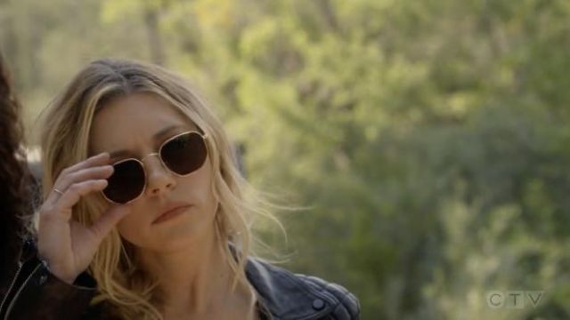 Ray-Ban RB3857 48MM Frank Legend Sunglasses worn by Jenny Hoyt (Katheryn  Winnick) as seen in Big Sky (S02E03) | Spotern