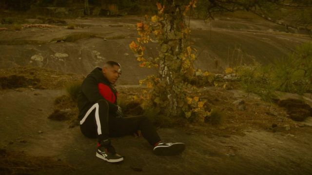 Reebok Work BB4500 Safety Toe High Top Work Sneakers usado por Cyborg (Joivan Wade) como se ve en la serie de televisión Doom Patrol Outfits (Temporada 3 Episodio 6)