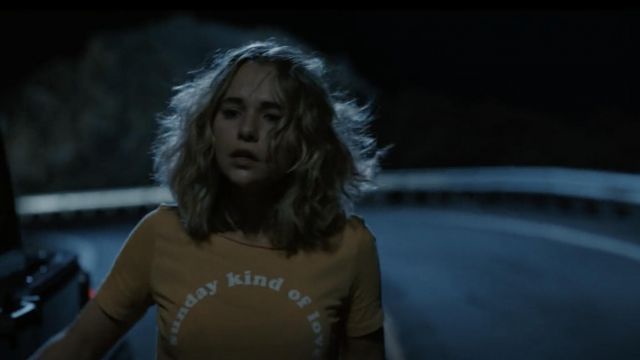 Billabong Sunday Love Womens Tee worn by Allison (Madison Iseman) as seen in I Know What You Did Last Summer TV series wardrobe (S01E02)