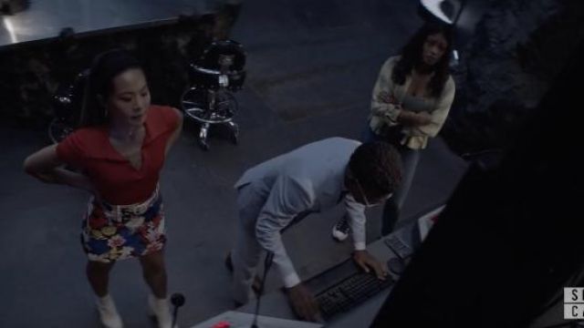 Mother The Looker Jeans worn by Ryan Wilder (Javicia Leslie) as seen in Batwoman TV show wardrobe (Season 3 Episode 2)
