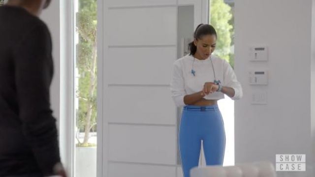 Alo Yoga Boxy Hoodie in white worn by Layla Keating (Greta Onieogou) as seen in All American TV show (S04E01)
