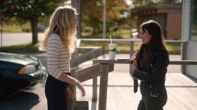 Gap High Rise Legging Skimmer Jeans avec Bouton Fly porté par Nora Finley-Cullen (Emma Hunter) comme on le voit dans les tenues de la série télévisée Moonshine (S01E06)