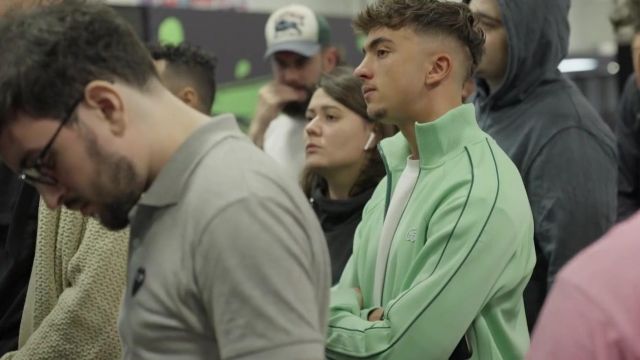 The green tracksuit set Lacoste of Inoxtag in the YouTube video Z Event 2021: behind the scenes of the launch