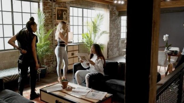 Ultracor Python Scent Ultra High Rise Legging worn by Valeria 'Butter  Pecan' Mendez (Nadine Velazquez) as seen in Queens Tv show (S01E03)