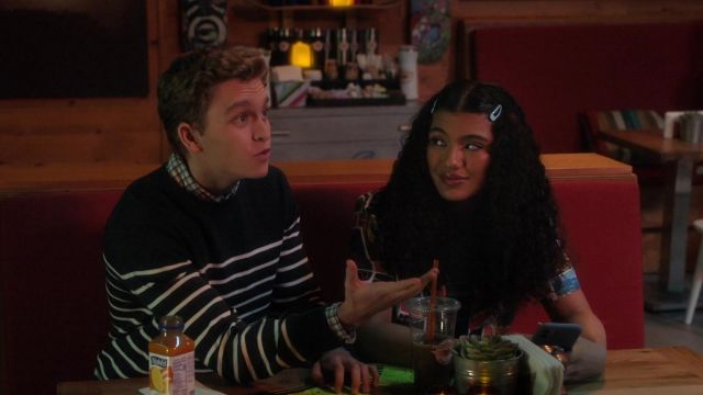 Striped Crewneck sweater in black worn by Luke Burrows (Gavin Lewis) as seen in Head of the Class TV series outfits (S01E03)