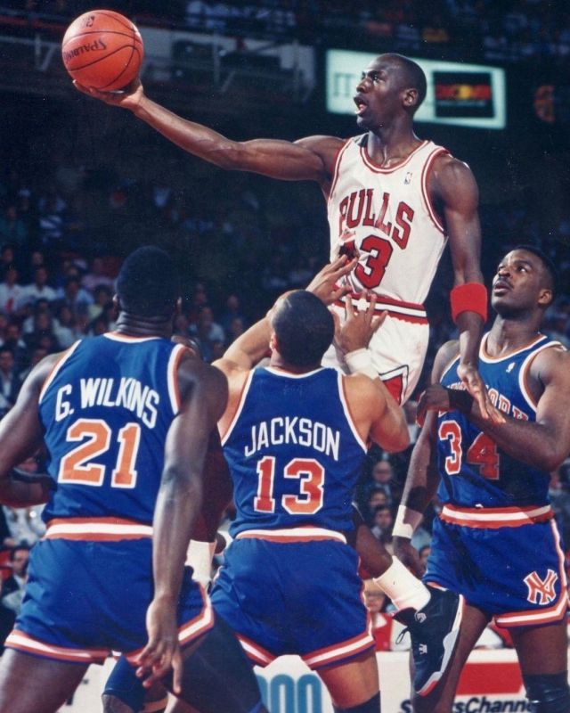 Chicago Bulls NBA 1995-96 23 White Jersey worn by Michael Jordan on the Instagram account of @heirjordan13
