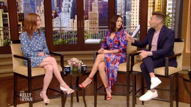 La robe à fleurs Magda Butrym de Jenna Dewan dans l'émission LIVE with Kelly and Ryan