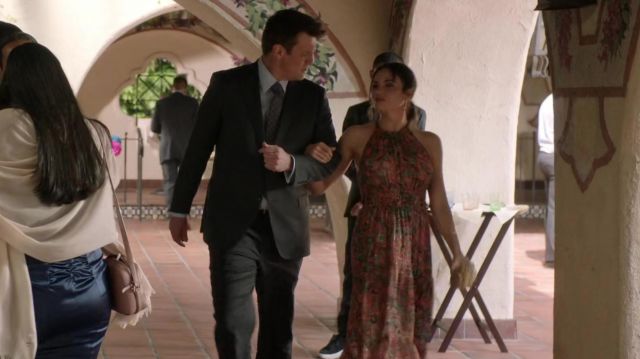 La robe à fleurs A.L.C. de Bailey Nune (Jenna Dewan) dans la série The Rookie, le flic de Los Angeles (S03E14)