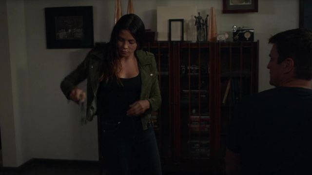 The green jacket in suede Blank NYC of Bailey Nune (Jenna Dewan) in The Rookie, the cop from Los Angeles (S04E03)