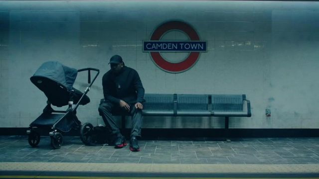Sneakers Nike of Skepta in her video clip Bullet From A Gun