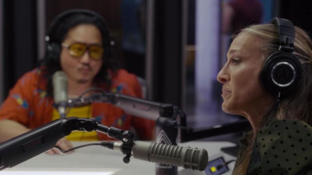 Les écouteurs Audio-Technica utilisés par Carrie Bradshaw (Sarah Jessica Parker) comme on le voit dans l&#39;émission télévisée And Just Like That… (S01E03)