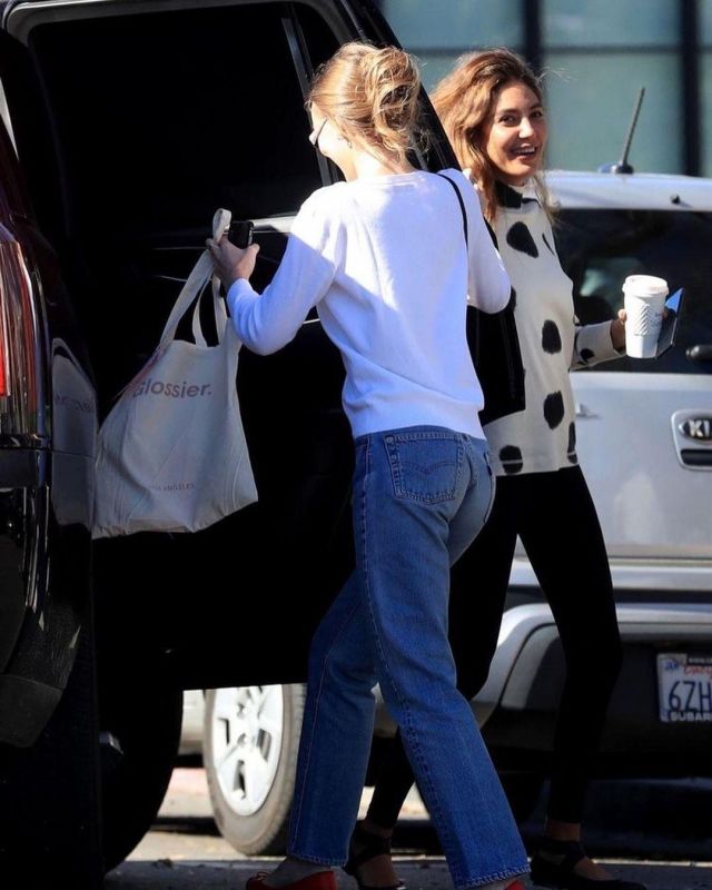 Glossier Los Angeles Canvas Tote Shopper Bag used by Lily-Rose Depp on the Street - 25/1/19