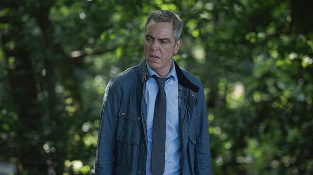 Belstaff Leather jacket worn by Broome (James Nesbitt) as seen in Stay Close tv Show clothes from Season 1