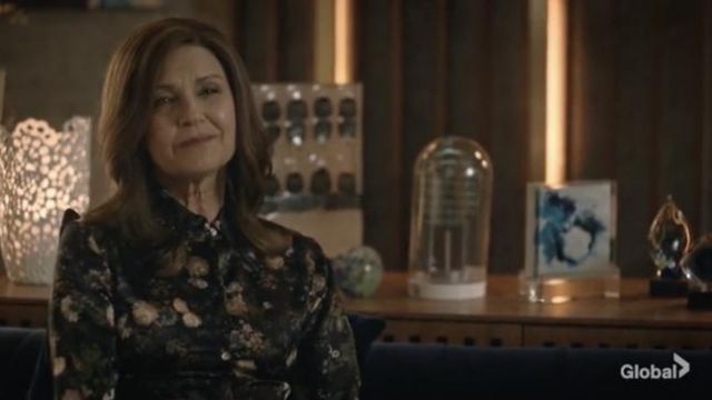 Vince. Floral-print silk-satin shirt worn by Vivian Katz (Wendy Crewson) as seen in Good Sam TV show Outfits (Season 1 Episode 1)