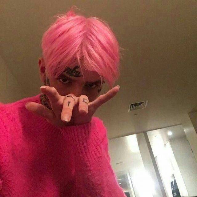 Acne Studios Pink Sweater worn by Lil Peep  on the Instagram account of @tamagotic