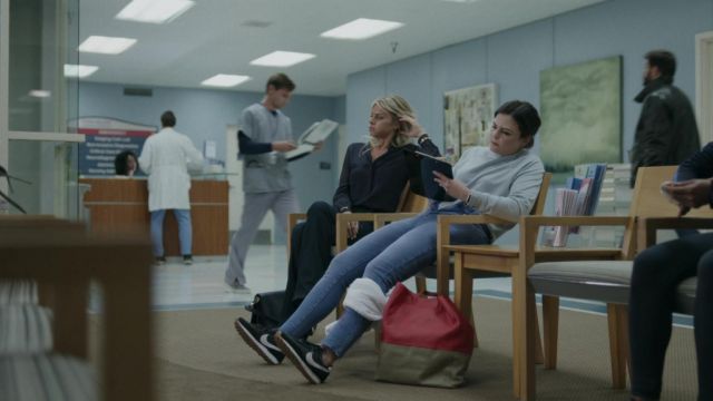 Nike Daybreak Sneakers in Black worn by Jodie (Ginnifer Goodwin) as seen in Pivoting TV series outfits (Season 1 Episode 1)