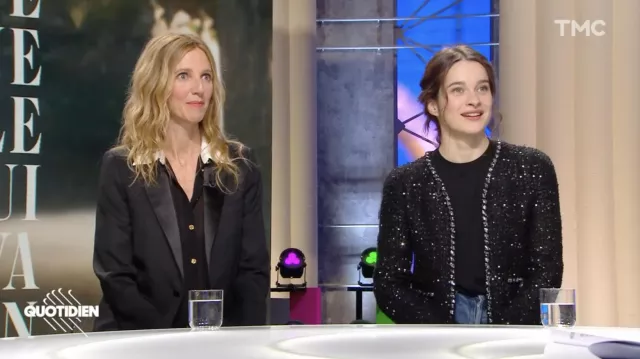 The sequined jacket in Chanel tweed worn by Rebecca Marder in the show  Daily January 19, 2022