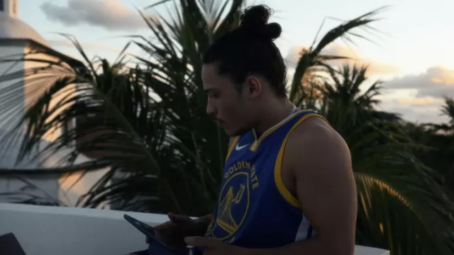The Nike jersey of the Golden State Warriors worn by HATIK in his clip oulala