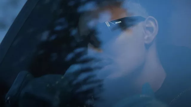 Prada sunglasses worn by Moha MMZ in her video clip CAUCHEMAR