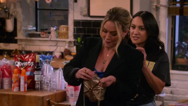Cult Gaia Nika Crossbody Bag worn by Sophie (Hilary Duff) as seen in How I Met Your Father Wardrobe (S01E04)