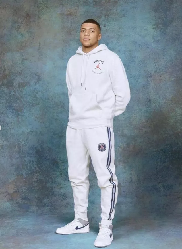 Nike x Jordan Flight PSG hoodie porté par Kylian Mbappé sur son Instagram account @k.mbappe