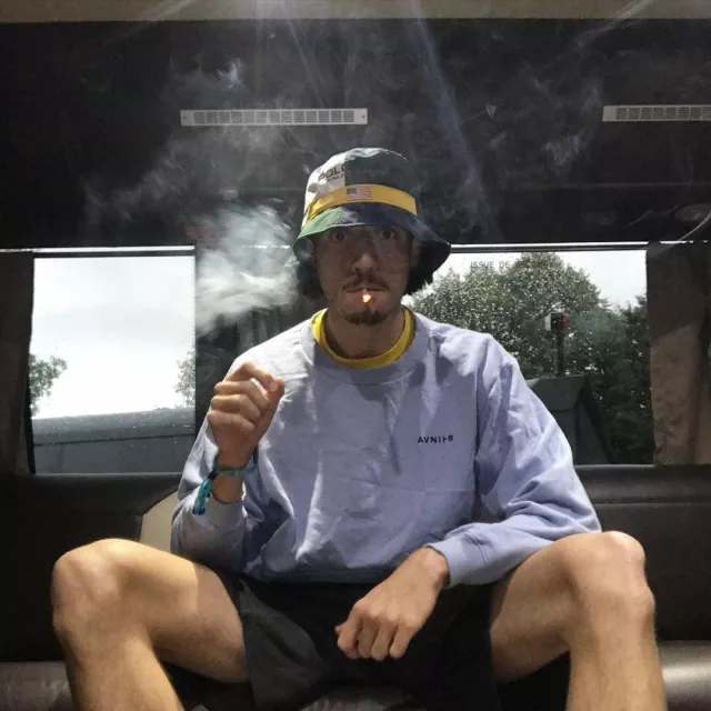 Le sweatshirt Avnier porté par Roméo Elvis sur son compte Instagram @elvis.romeo