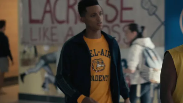 T-shirt BEL-AIR Academy en jaune porté par Will Smith (Jabari Banks) dans des tenues de série télévisée Bel-Air (Saison 1 Episode 7)