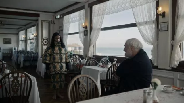 LA Double J Tiger Tiles-print wool-blend jupe crayon portée par Pam (Anjana Vasan) vue dans Killing Eve (S04E05)