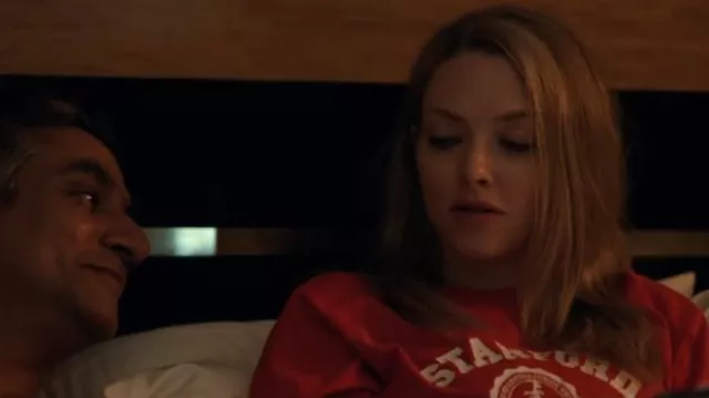 Stanford University T-shirt worn by Elizabeth Holmes (Amanda Seyfried) in The Dropout TV series outfits (Season 1 Episode 6)