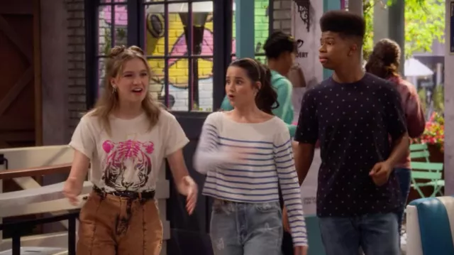 Tiger Bolt Graphic Tee worn by Presley (Jayden Bartels) in Side Hustle TV series (S02E11)