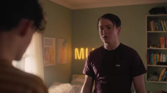 Vans t-shirt in burgundy worn by Nick Nelson (Kit Connor) as seen in Heartstopper TV series outfits (Season 1 Episode 4)