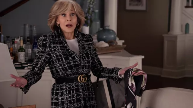 Gucci GG Marmont Belt Shiny Buckle 1 Width Black worn by Grace Hanson (Jane Fonda) as seen in Grace and Frankie (S07E04)