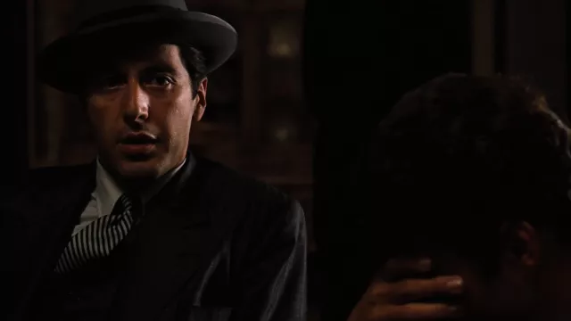 La cravate rayée de Michael Corleone (Al Pacino) dans le film Le Parrain