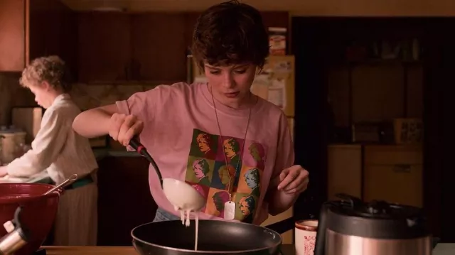 Andy Warhol Style Pink t-shirt worn by Sydney Novak (Sophia Lillis) in I Am Not Okay with This (S01E07)