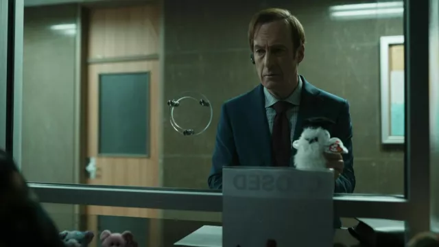 Ty Beanie Baby Held by Jimmy McGill (Bob Odenkirk) in Better Call Saul TV series (Season 6 Episode 4)