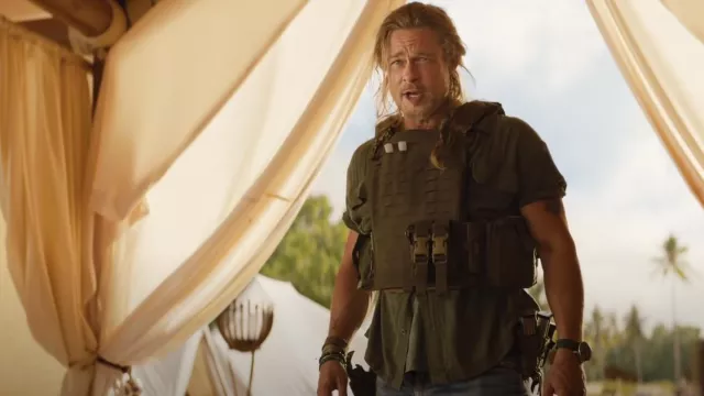 Field watch worn by Brad Pitt as seen in The Lost City movie