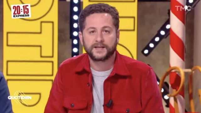 The Asphalt red corduroy shirt worn by Azzeddine Ahmed-Chaouch in the program Quotidien of December 2, 2021