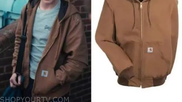 La sudadera con capucha marrón Carhartt Duck Active usada por Nick Nelson (Kit Connor) en la serie Heartstopper (Temporada 1 Episodio 5) 