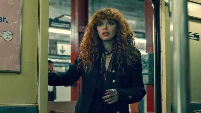 Hobbs Black and Gold Striped Blouse worn by Nadia Vulvokov (Natasha Lyonne) in Russian Doll TV show wardrobe (Season 2 Episode 1)