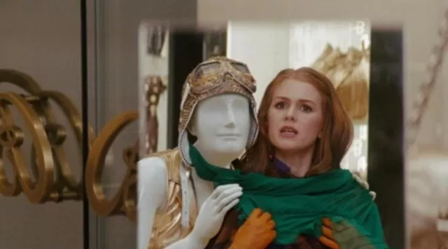 The Green Scarf by Rebecca Bloomwood (Isla Fisher) in Confessions of a Shopaholic