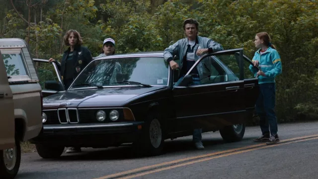BMW 1983 733i car used by Steve Harrington (Joe Keery) as seen in Stranger Things (S04E03)