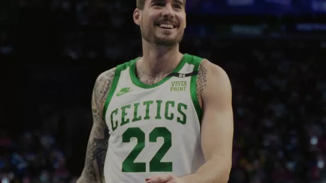 Camiseta Nike Celtics NBA usada por Bo Cruz (Juancho Hernangómez) como se ve en Hustle | Spotern