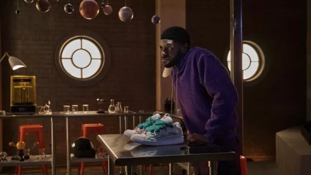Zapatillas con cordones Lanvin Curb de Tom Swift (Tian Richards) como se ve en Tom Swift (S01E03)