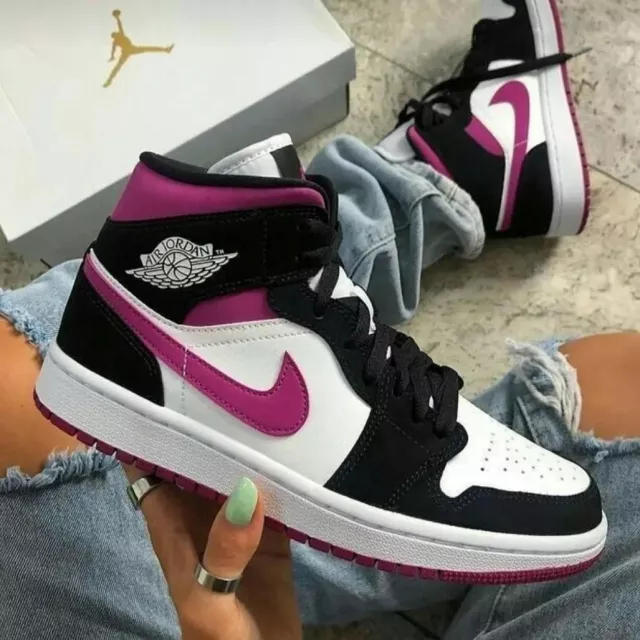 La paire de Nike Air Jordan de Hailey Baldwin sur le compte Instagram de @nike__jordan_air.force