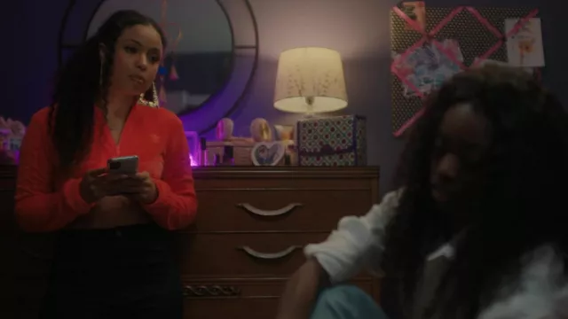 Adidas x Jeremy Scott Track Crop Top en orange porté par Tiffany (Hannaha Hall) vu dans The Chi (S05E01)