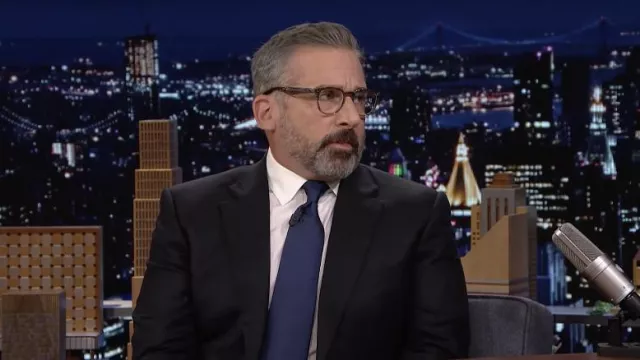 Corbata azul usada por Steve Carell como se ve en The Tonight Show Starring Jimmy Fallon