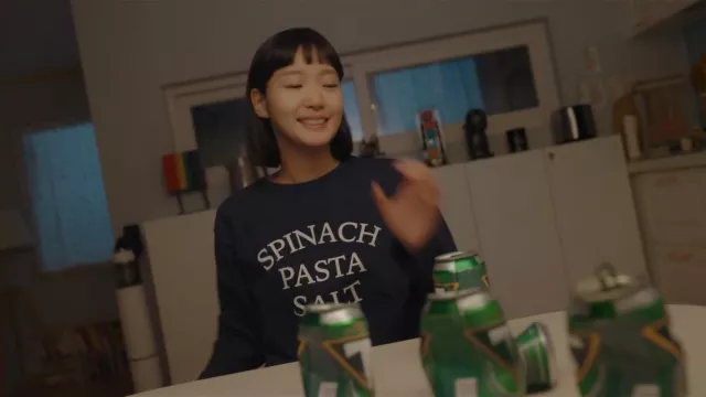 T-shirt à manches longues à sel de pâtes aux épinards porté par Kim Yumi (Kim Go-eun) dans la garde-robe de la série télévisée Yumi’s Cells (saison 2 épisode 1)