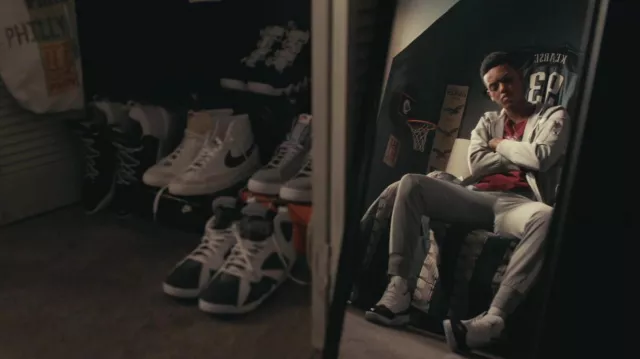 Nike Air Jordan Max Aura Black White Sneakers portées par Will Smith (Jabari Banks) comme on le voit dans les tenues Bel-Air (S01E01)