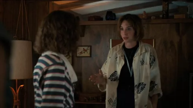 Oversize Printed Shirt in ivory worn by Robin Buckley (Maya Hawke) as seen in Stranger Things (S04E08)